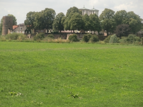 Rees : Blick vom Altrhein in Richtung Innenstadt Rees